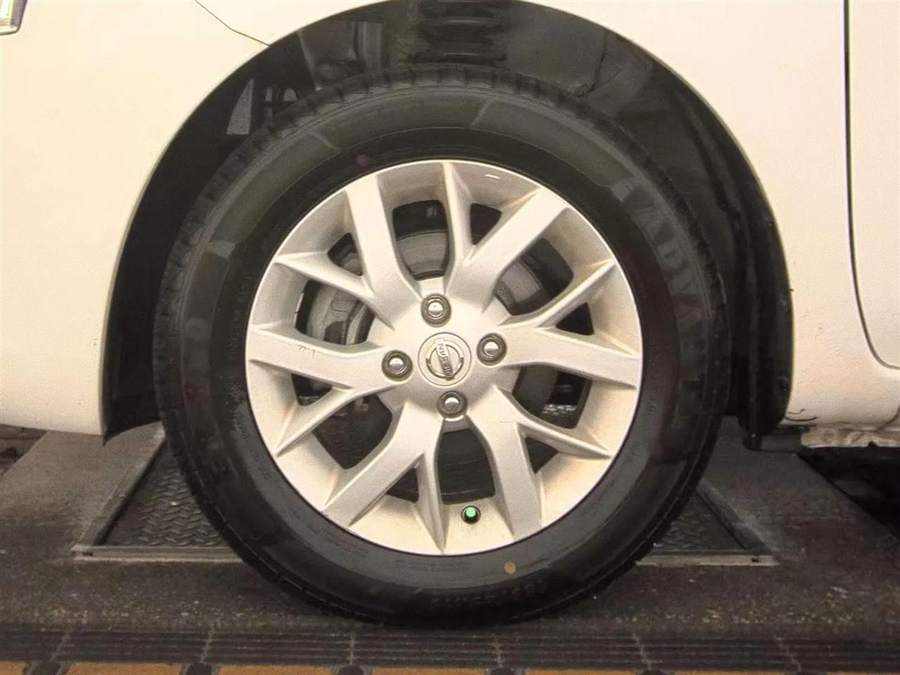 Nissan Versa Sedan  2018