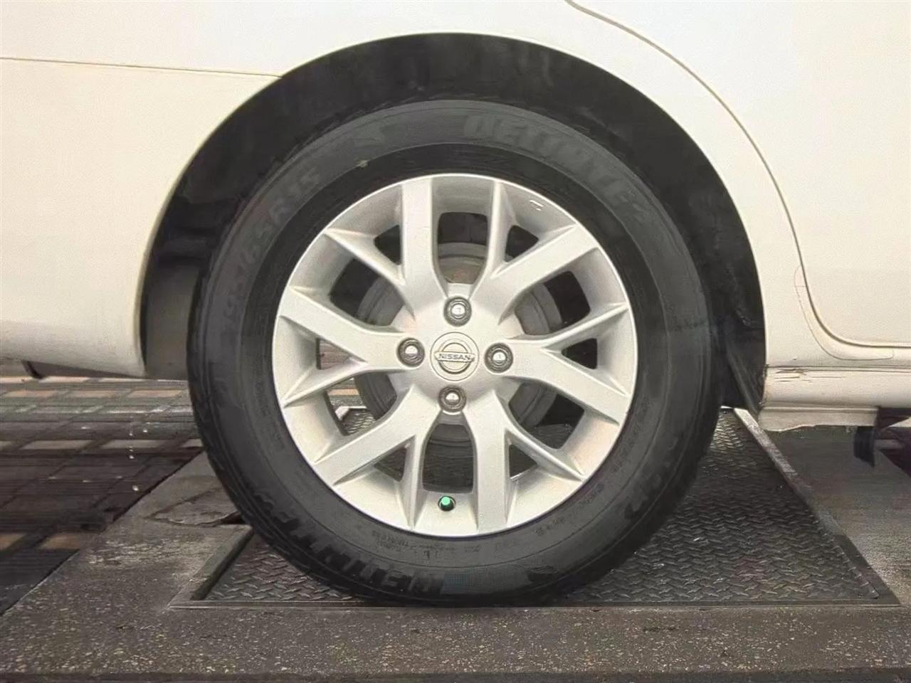 Nissan Versa Sedan  2018