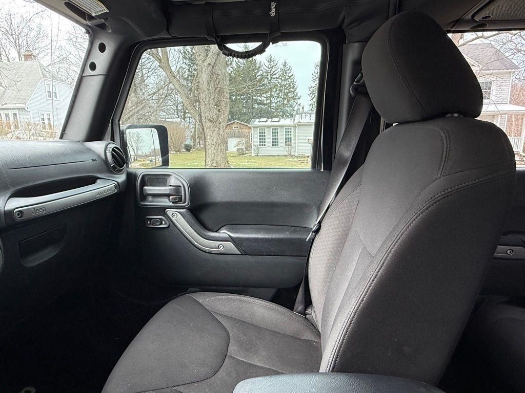 Jeep Wrangler Unlimited 4WD 4dr Sport 2015