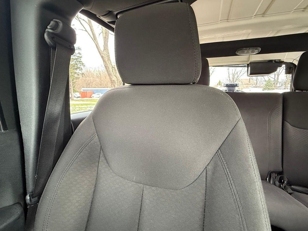 Jeep Wrangler Unlimited 4WD 4dr Sport 2015