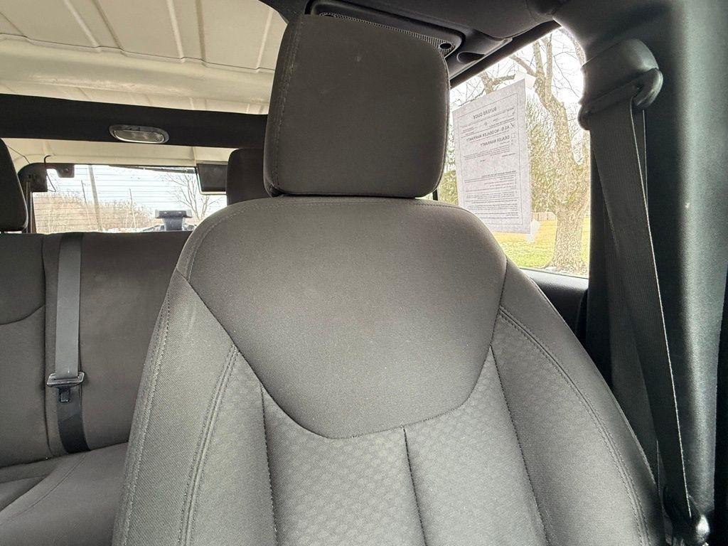 Jeep Wrangler Unlimited 4WD 4dr Sport 2015