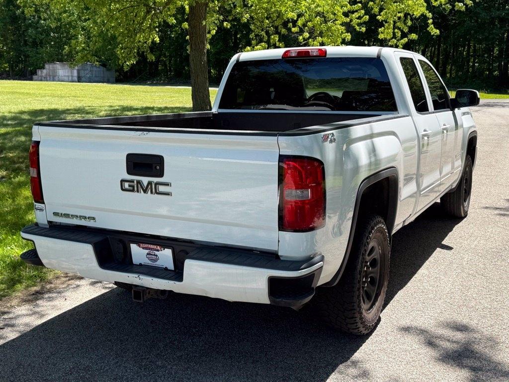 GMC Sierra photo 12