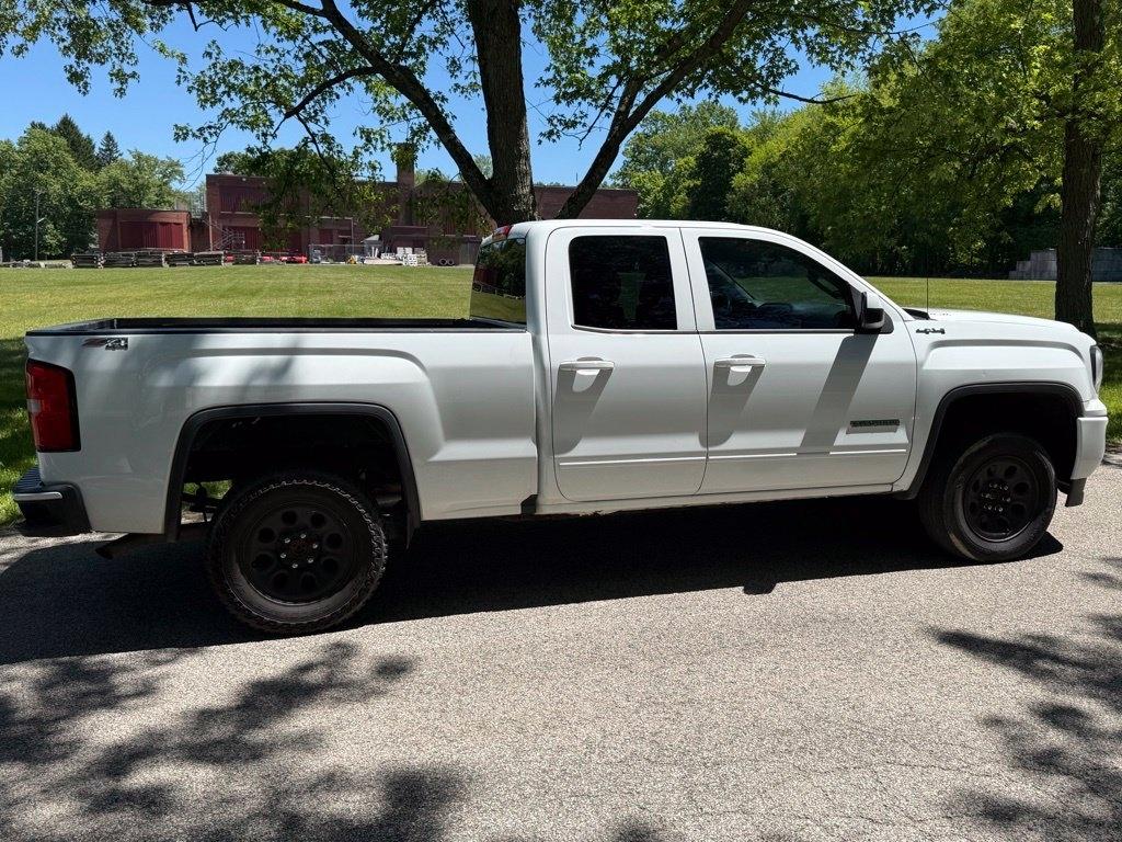 GMC Sierra photo 14