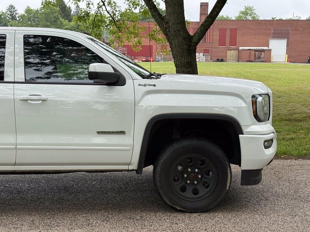 GMC Sierra photo 17