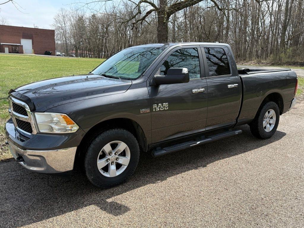 RAM 1500 4WD Quad Cab 140.5" SLT 2017