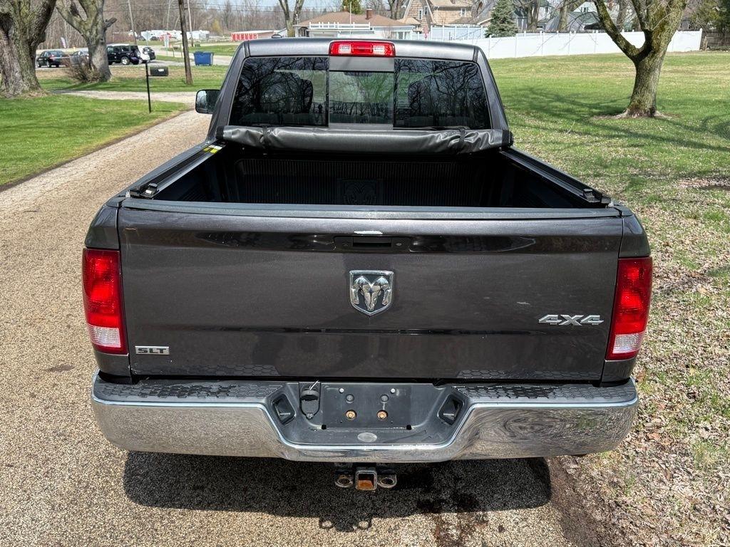 RAM 1500 4WD Quad Cab 140.5" SLT 2017