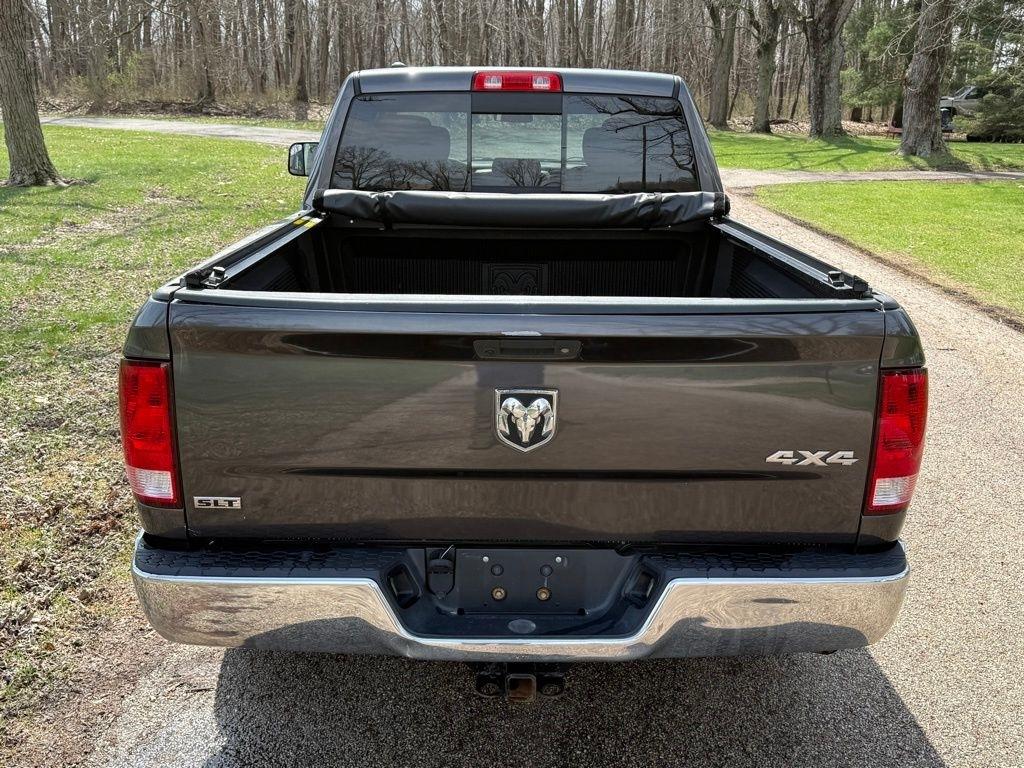 RAM 1500 4WD Quad Cab 140.5" SLT 2017