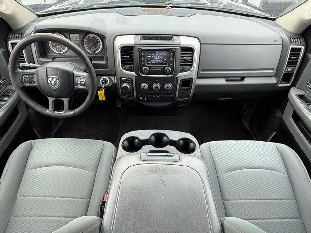 RAM 1500 4WD Quad Cab 140.5" SLT 2017