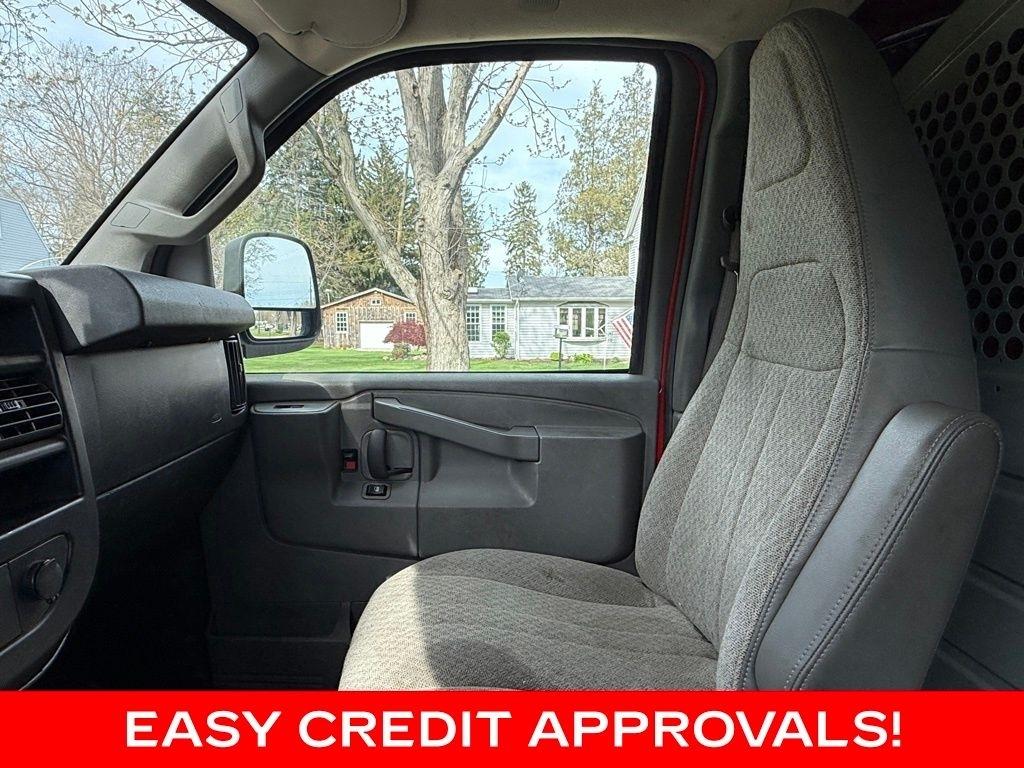 Chevrolet Express Cargo Van RWD 3500 135" 2021