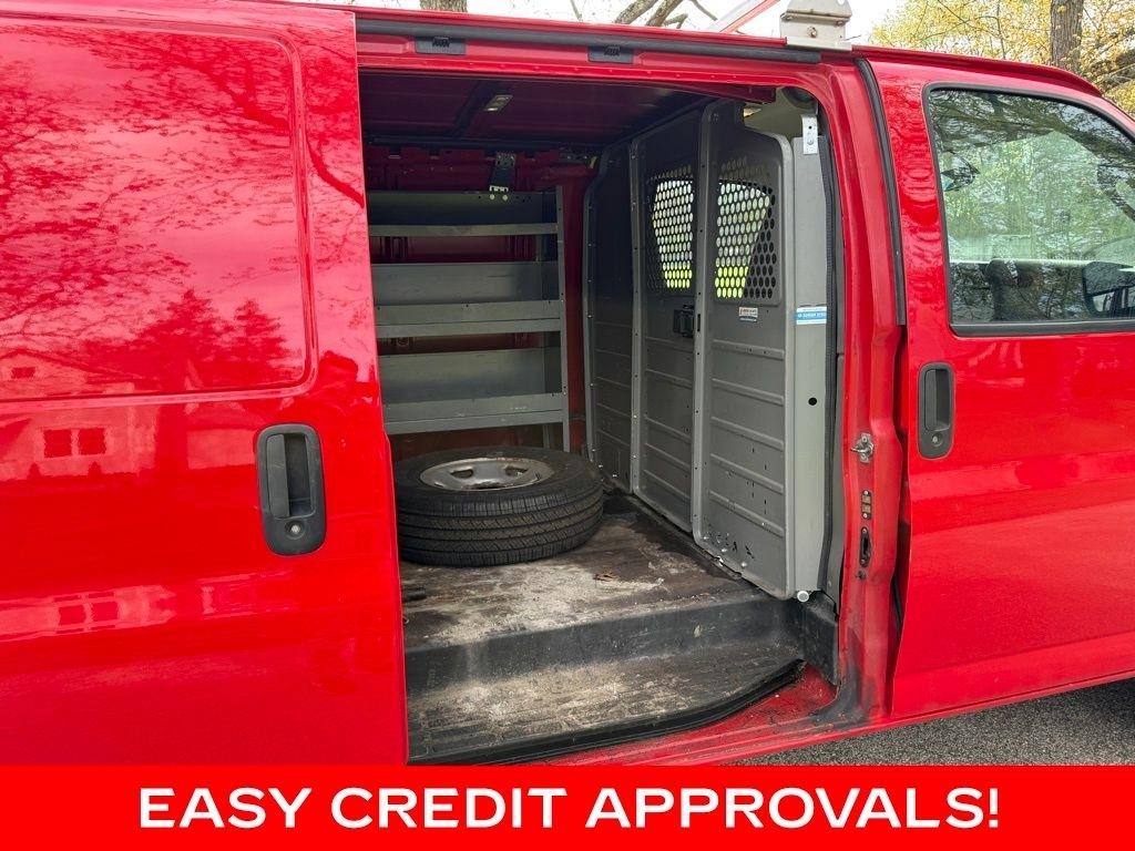 Chevrolet Express Cargo Van RWD 3500 135" 2021
