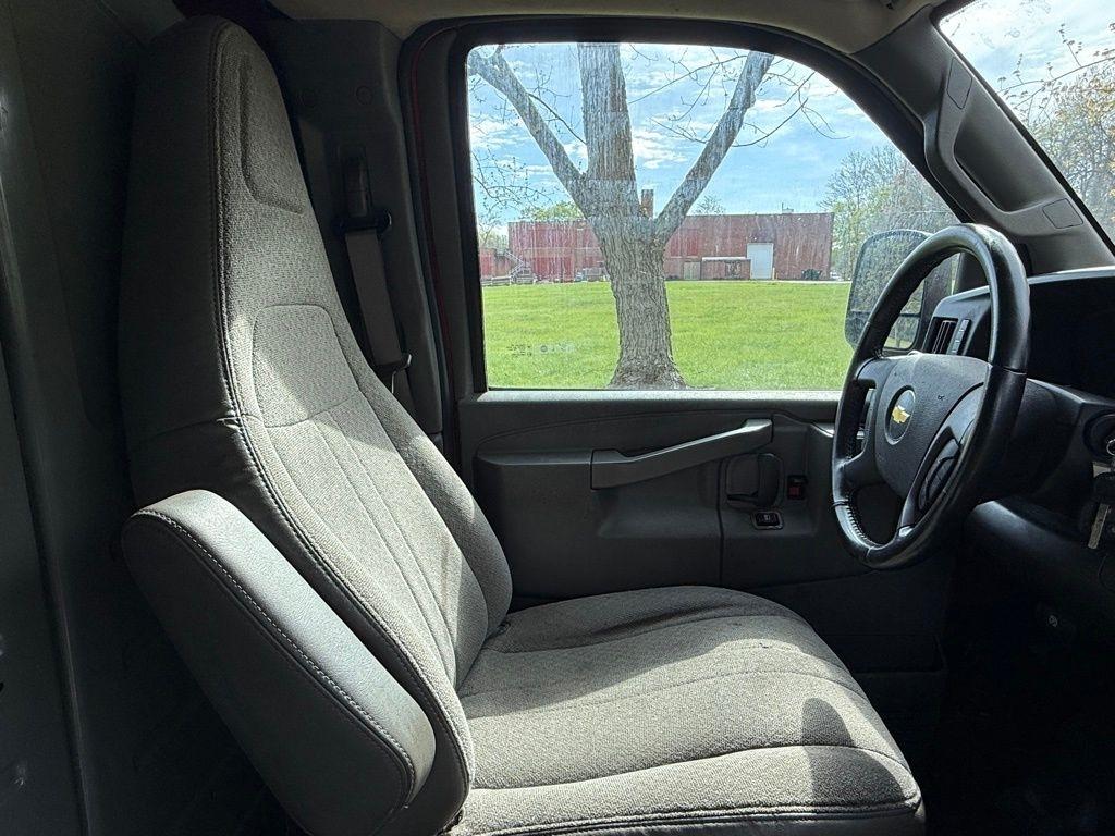 Chevrolet Express Cargo Van RWD 3500 135" 2021