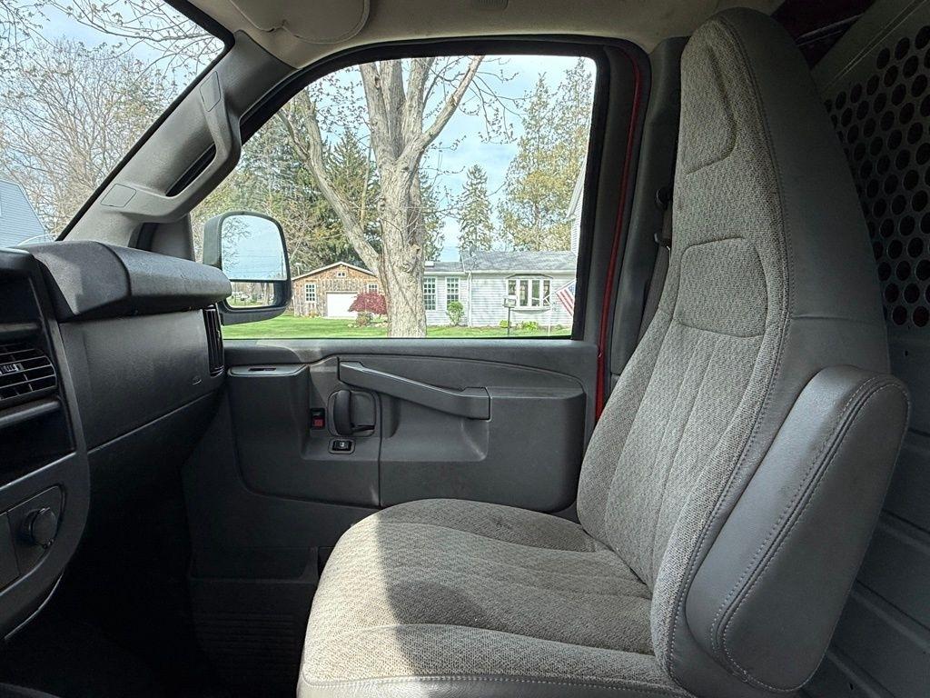 Chevrolet Express Cargo Van RWD 3500 135" 2021