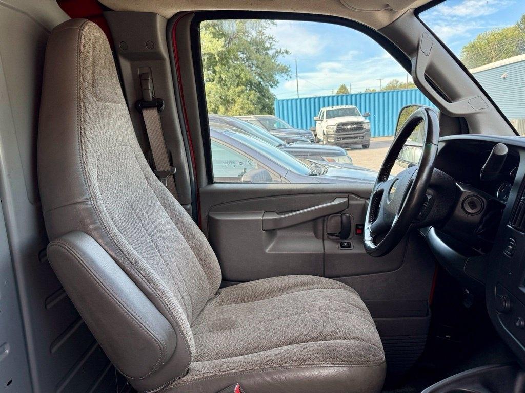 Chevrolet Express Cargo Van RWD 3500 135" 2021