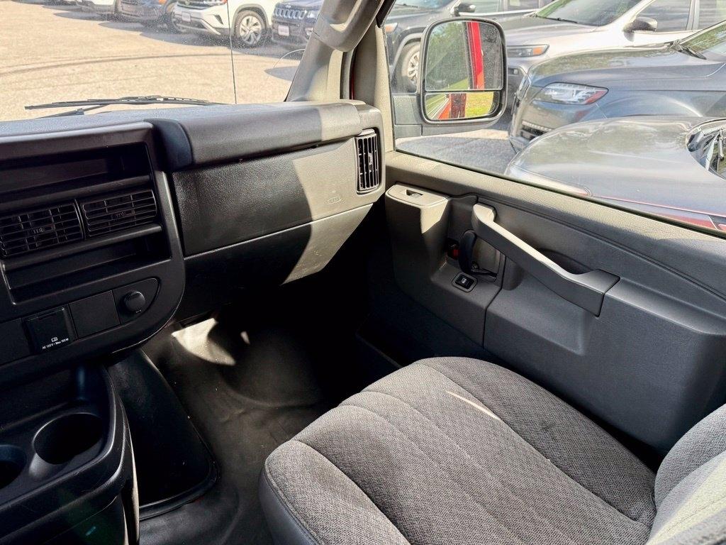 Chevrolet Express Cargo Van RWD 3500 135" 2021