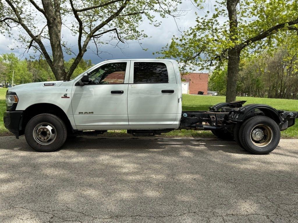 RAM 3500 Chassis Cab Tradesman 2WD Crew Cab 60" CA 172.4" WB 2022