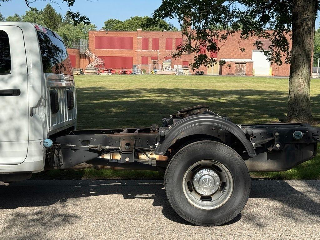 RAM 3500 Chassis Cab Tradesman 2WD Crew Cab 60" CA 172.4" WB 2022