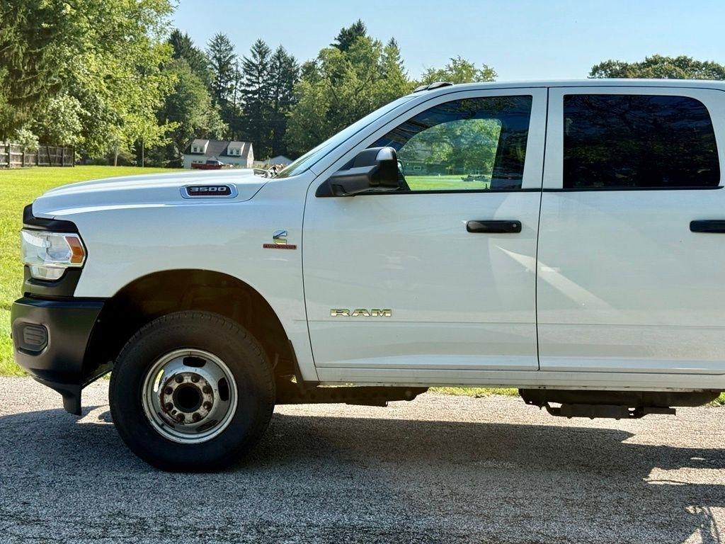 RAM 3500 Chassis Cab Tradesman 2WD Crew Cab 60" CA 172.4" WB 2022