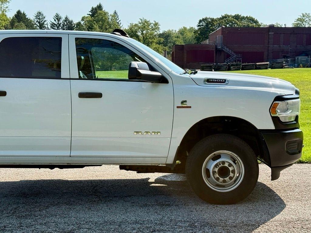 RAM 3500 Chassis Cab Tradesman 2WD Crew Cab 60" CA 172.4" WB 2022
