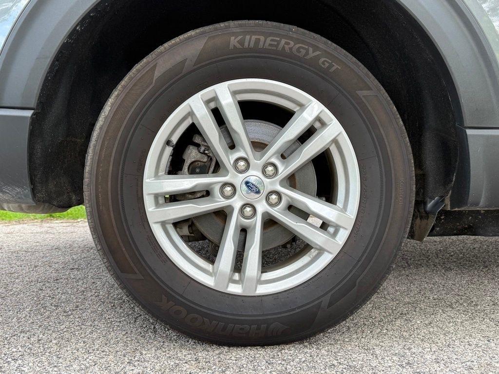Ford Explorer Base 4WD 2023