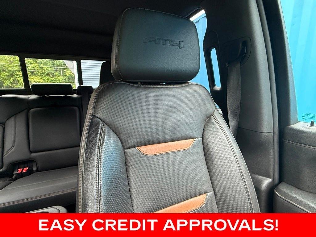 GMC Sierra 1500 4WD Crew Cab 157" AT4 2021