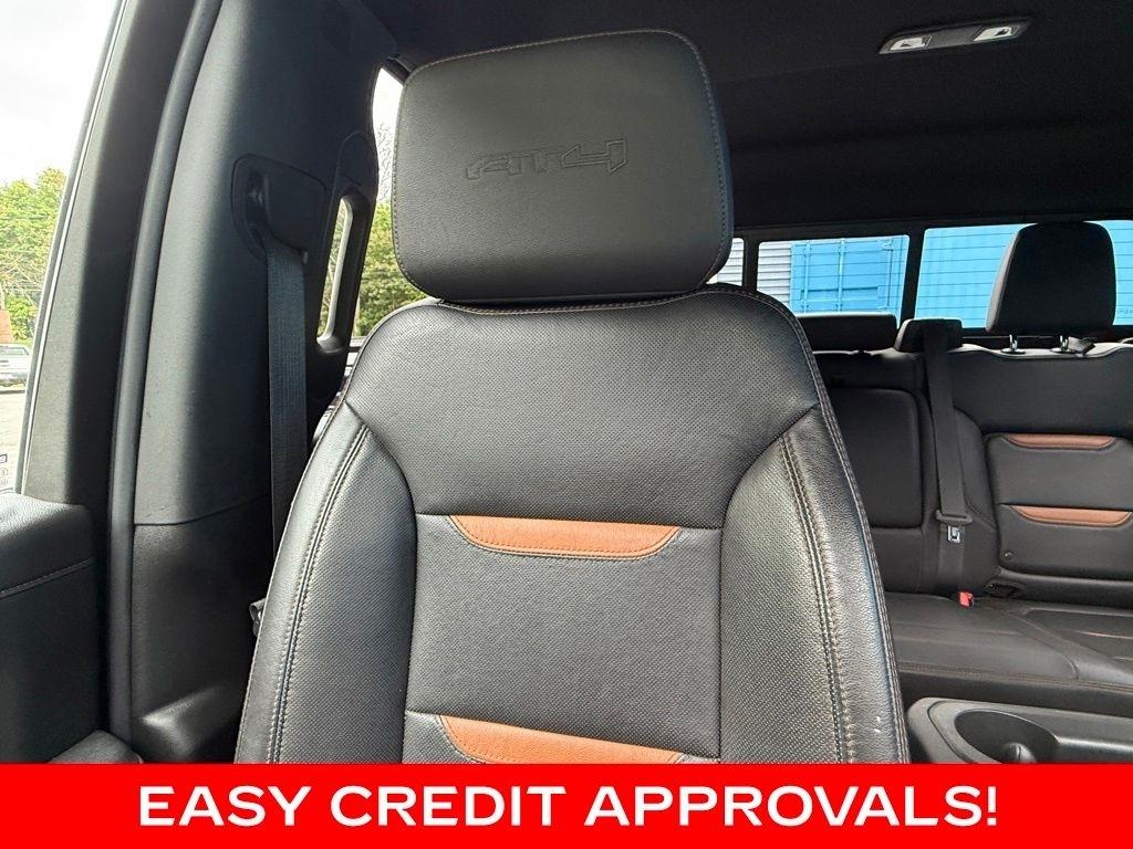 GMC Sierra 1500 4WD Crew Cab 157" AT4 2021