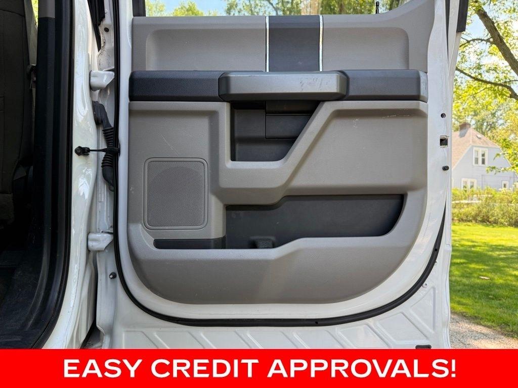 Ford Super Duty F-250 SRW King Ranch 4WD Crew Cab 8' Box 2017