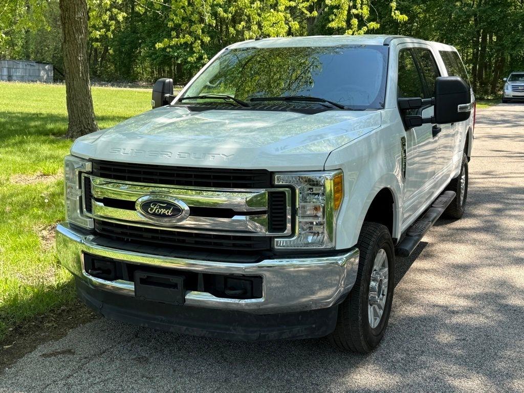 2017 Ford Super Duty F-250 SRW Lariat 4WD Crew Cab 8' Box
