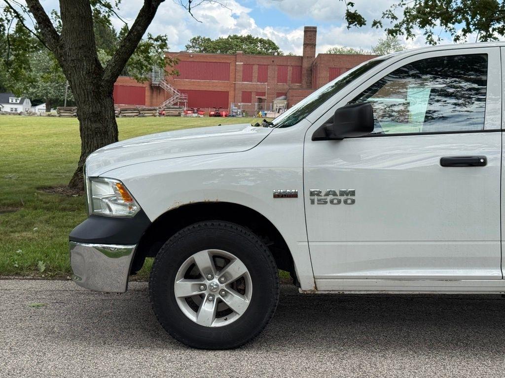 RAM 1500 Tradesman 4x4 Crew Cab 5'7" Box 2017