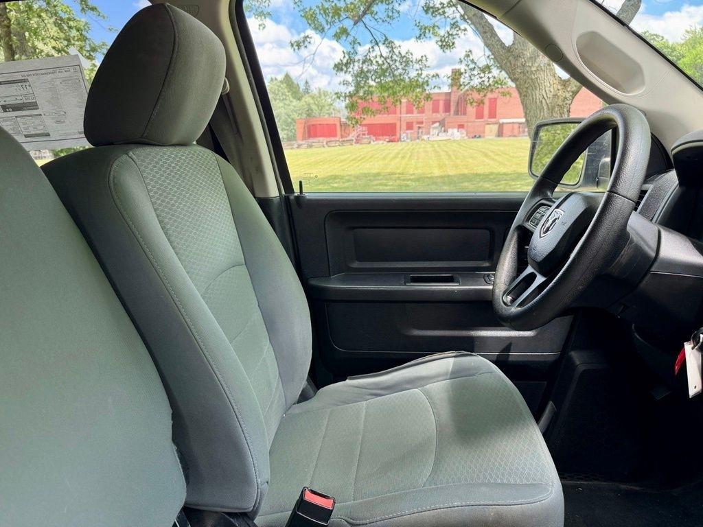 RAM 1500 Tradesman 4x4 Crew Cab 5'7" Box 2017