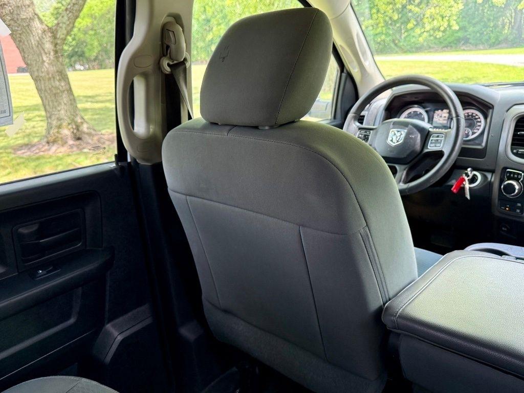 RAM 1500 Tradesman 4x4 Crew Cab 5'7" Box 2017