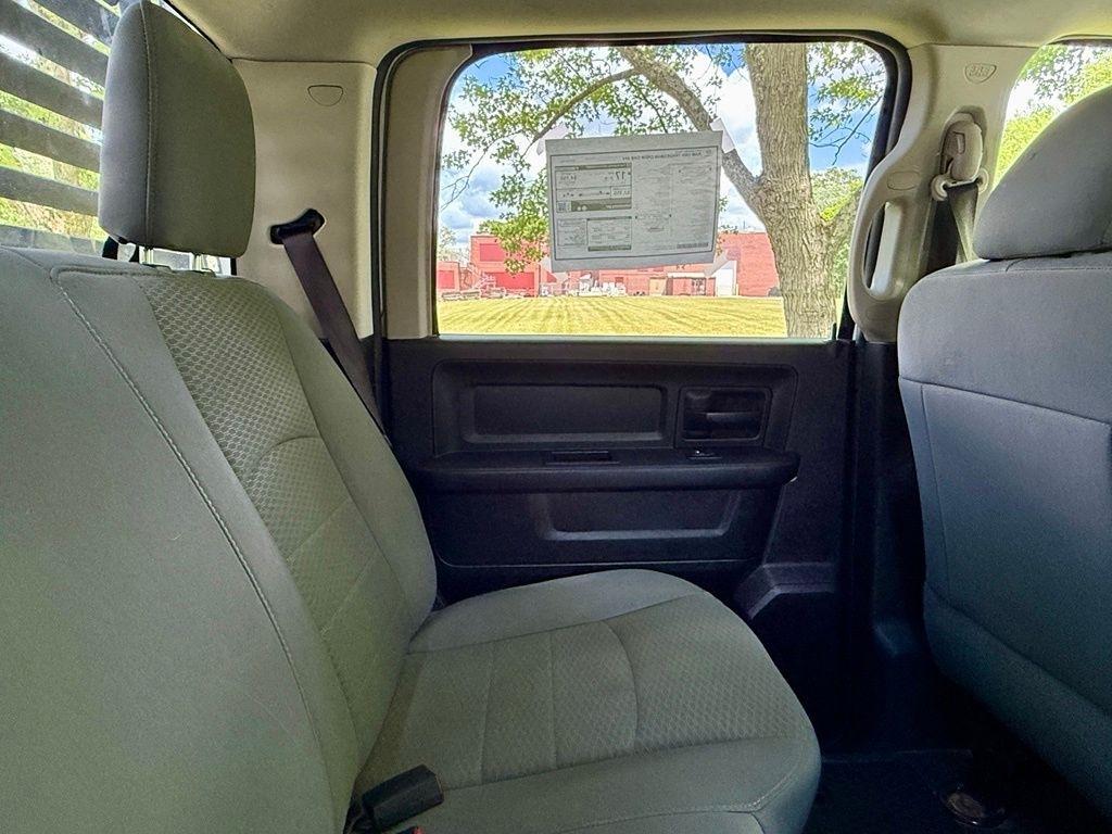 RAM 1500 Tradesman 4x4 Crew Cab 5'7" Box 2017