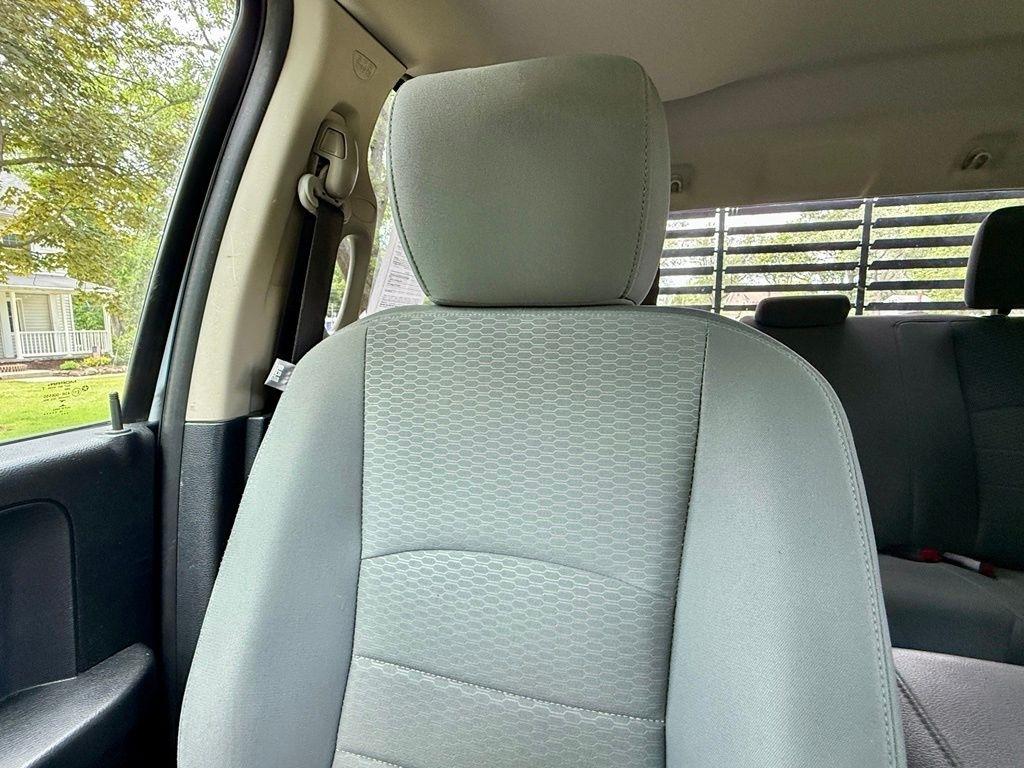 RAM 1500 Tradesman 4x4 Crew Cab 5'7" Box 2017