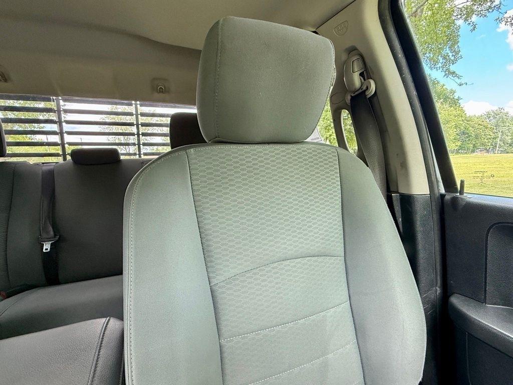 RAM 1500 Tradesman 4x4 Crew Cab 5'7" Box 2017