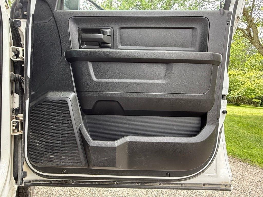 RAM 1500 Tradesman 4x4 Crew Cab 5'7" Box 2017