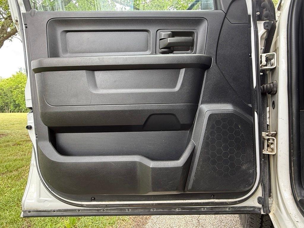 RAM 1500 Tradesman 4x4 Crew Cab 5'7" Box 2017