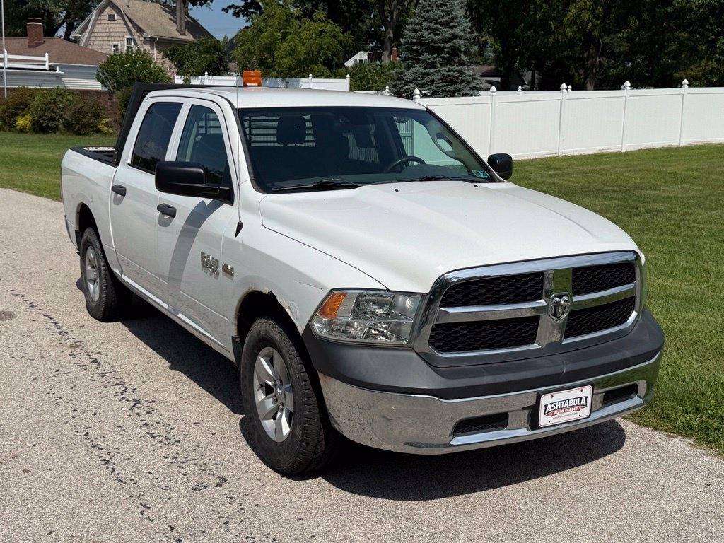 RAM 1500 Tradesman 4x4 Crew Cab 5'7" Box 2017