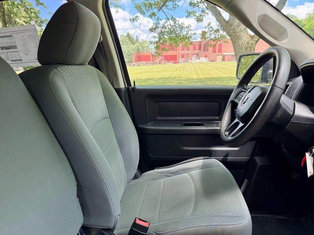 RAM 1500 Tradesman 4x4 Crew Cab 5'7" Box 2017