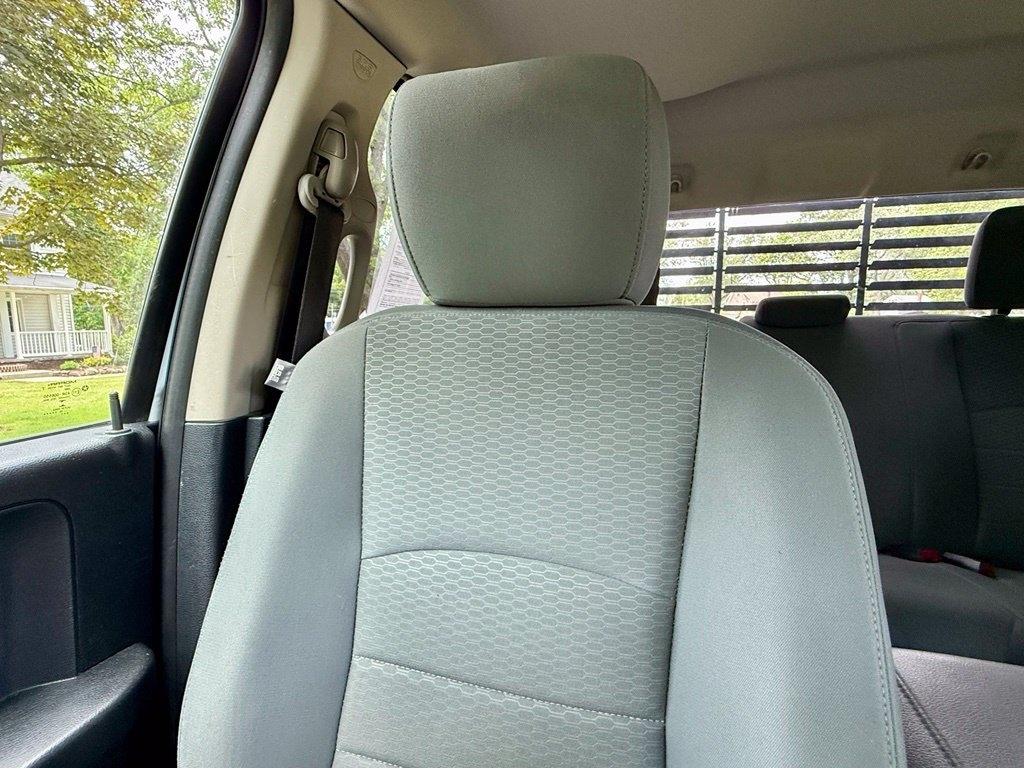 RAM 1500 Tradesman 4x4 Crew Cab 5'7" Box 2017