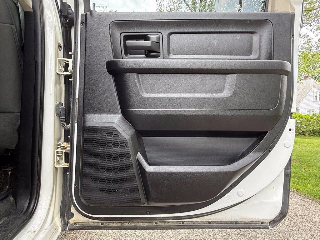 RAM 1500 Tradesman 4x4 Crew Cab 5'7" Box 2017