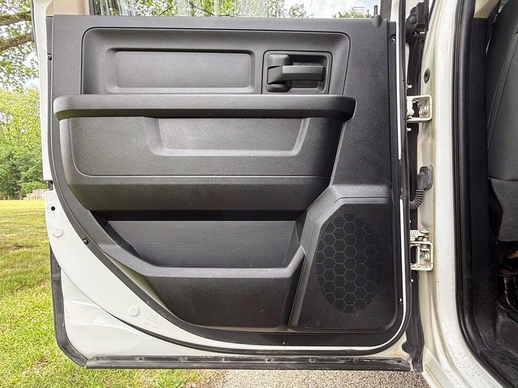 RAM 1500 Tradesman 4x4 Crew Cab 5'7" Box 2017