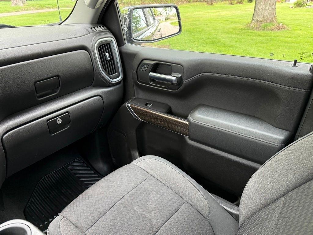 Chevrolet Silverado 1500 2WD Crew Cab 147" LT 2020