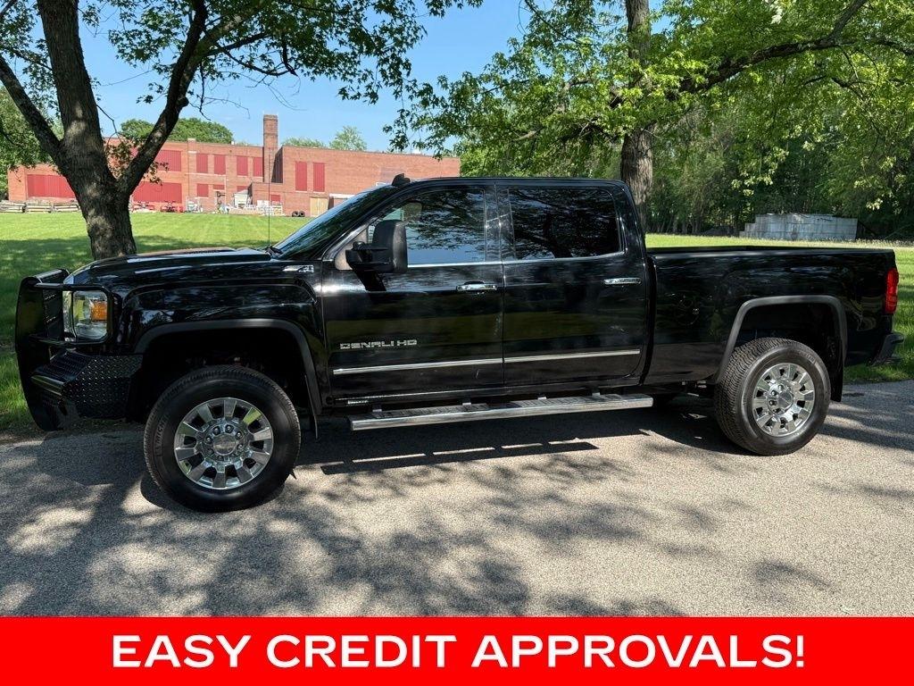 GMC Sierra 2500HD 4WD Crew Cab 153.7" Denali 2015