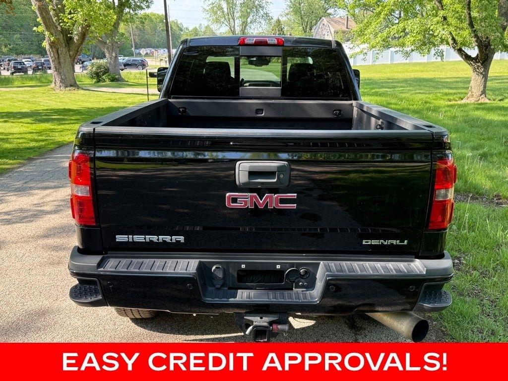 GMC Sierra 2500HD 4WD Crew Cab 153.7" Denali 2015