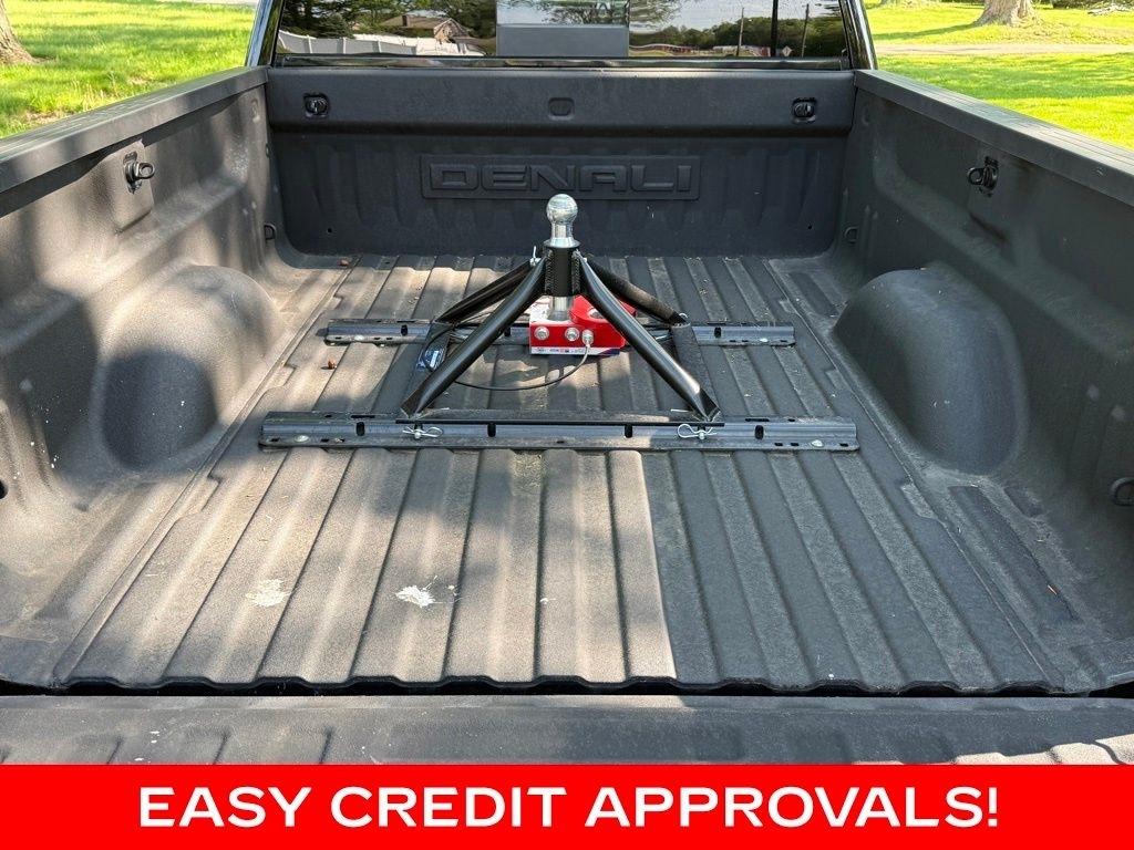GMC Sierra 2500HD 4WD Crew Cab 153.7" Denali 2015