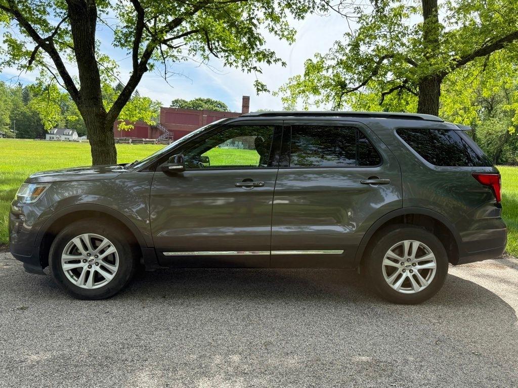 Ford Explorer XLT 4WD 2018