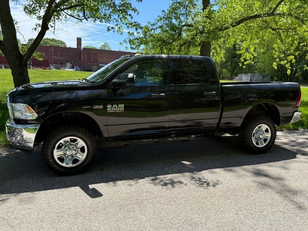 RAM 2500 Tradesman 4x4 Crew Cab 6'4" Box 2017