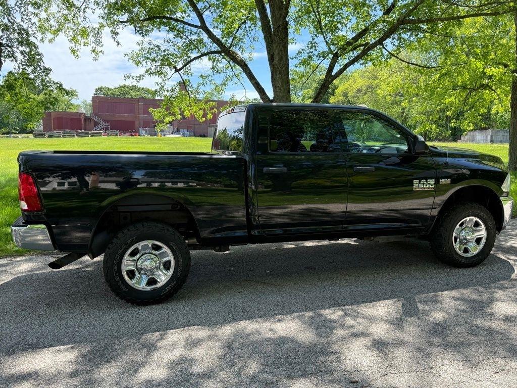 RAM 2500 Tradesman 4x4 Crew Cab 6'4" Box 2017