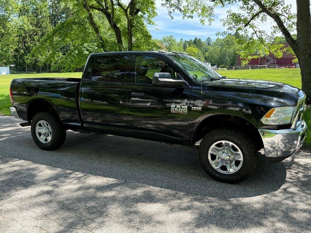 RAM 2500 Tradesman 4x4 Crew Cab 6'4" Box 2017