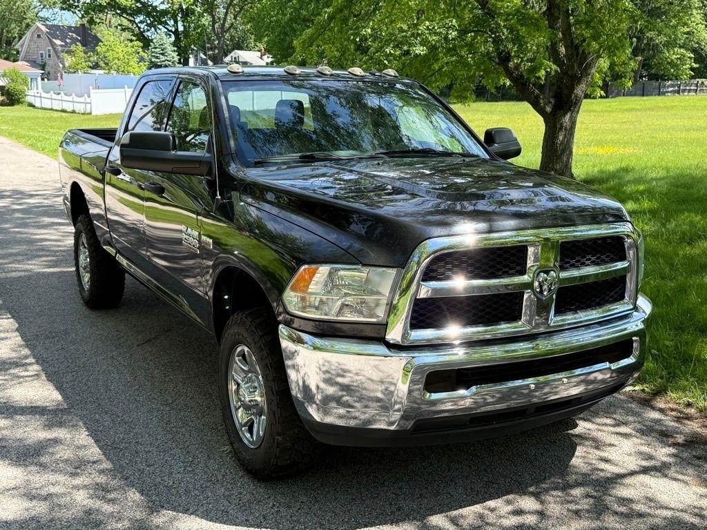 RAM 2500 Tradesman 4x4 Crew Cab 6'4" Box 2017