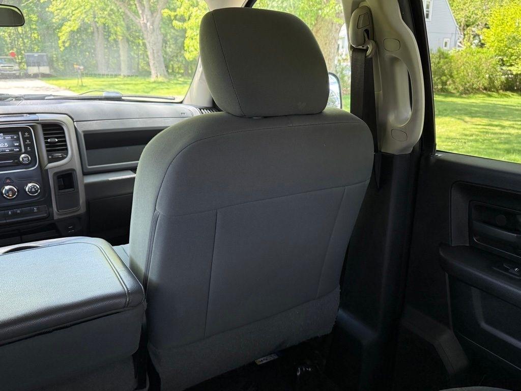 RAM 2500 Tradesman 4x4 Crew Cab 6'4" Box 2017